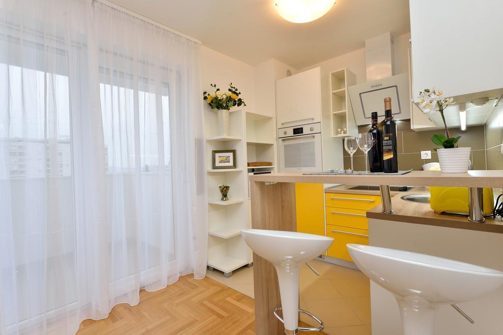 Apartment Sweet Corner